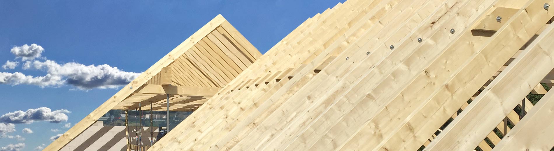 dachstuhl_einbauen_zimmerei_langer_in_muessen_dachlatten_dachsanierung_dach_decken_gaube_einbau_parkett_fenstereinbau_holzbalken